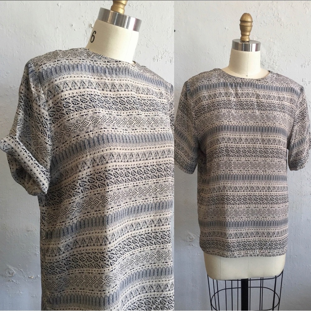 Vintage 100% silk short sleeve patterned blouse